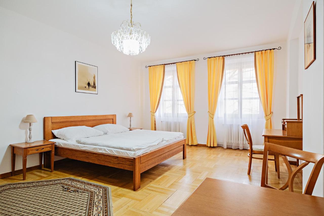 U Cerneho Medveda- At The Black Bear Apartamento Praga Exterior foto
