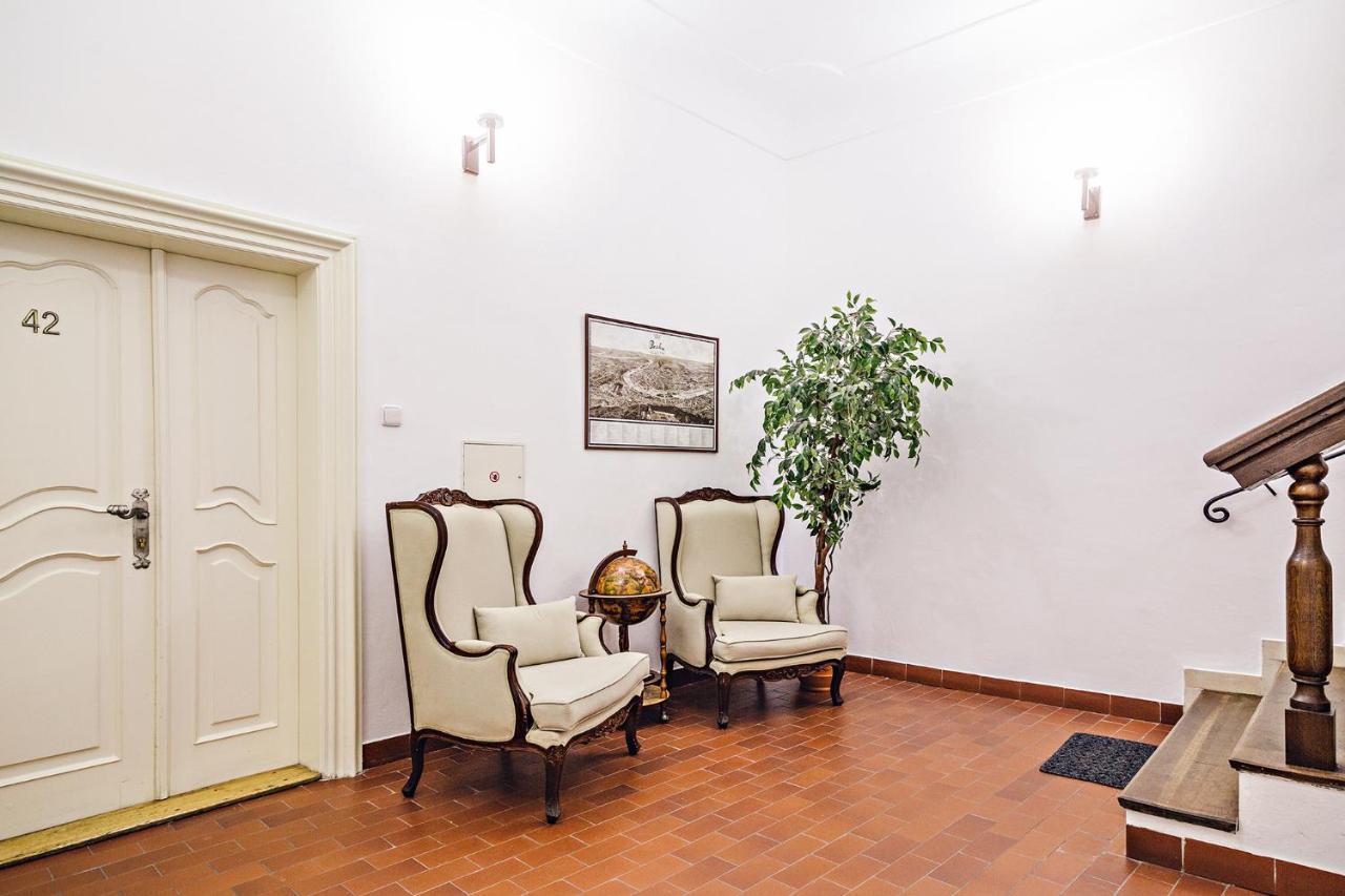 U Cerneho Medveda- At The Black Bear Apartamento Praga Exterior foto