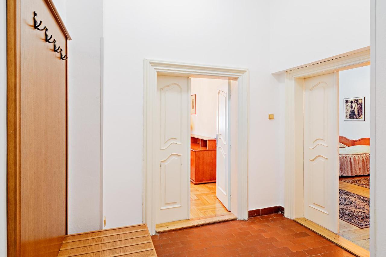 U Cerneho Medveda- At The Black Bear Apartamento Praga Exterior foto