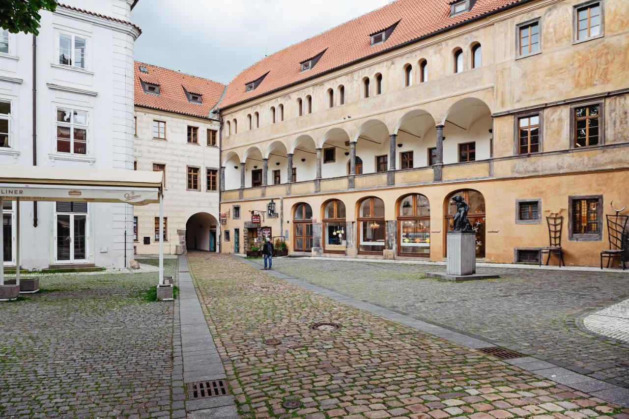 U Cerneho Medveda- At The Black Bear Apartamento Praga Exterior foto