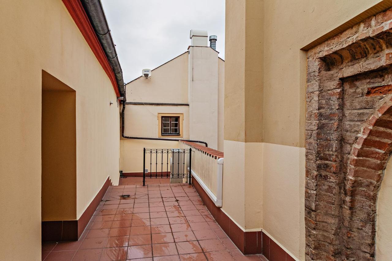 U Cerneho Medveda- At The Black Bear Apartamento Praga Exterior foto